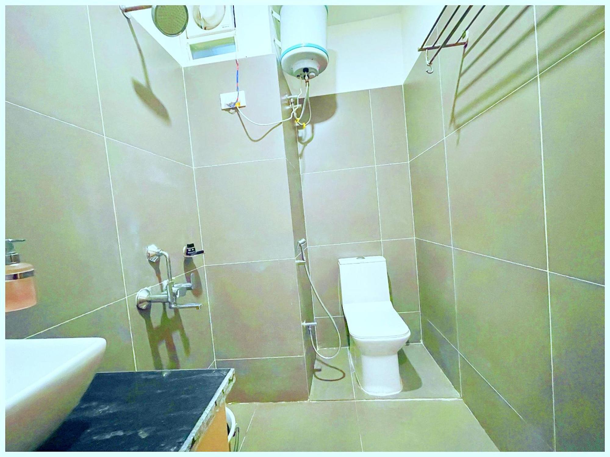 Simla Hotel K R I S H N A B - B Near Mall Road And Temple Buitenkant foto