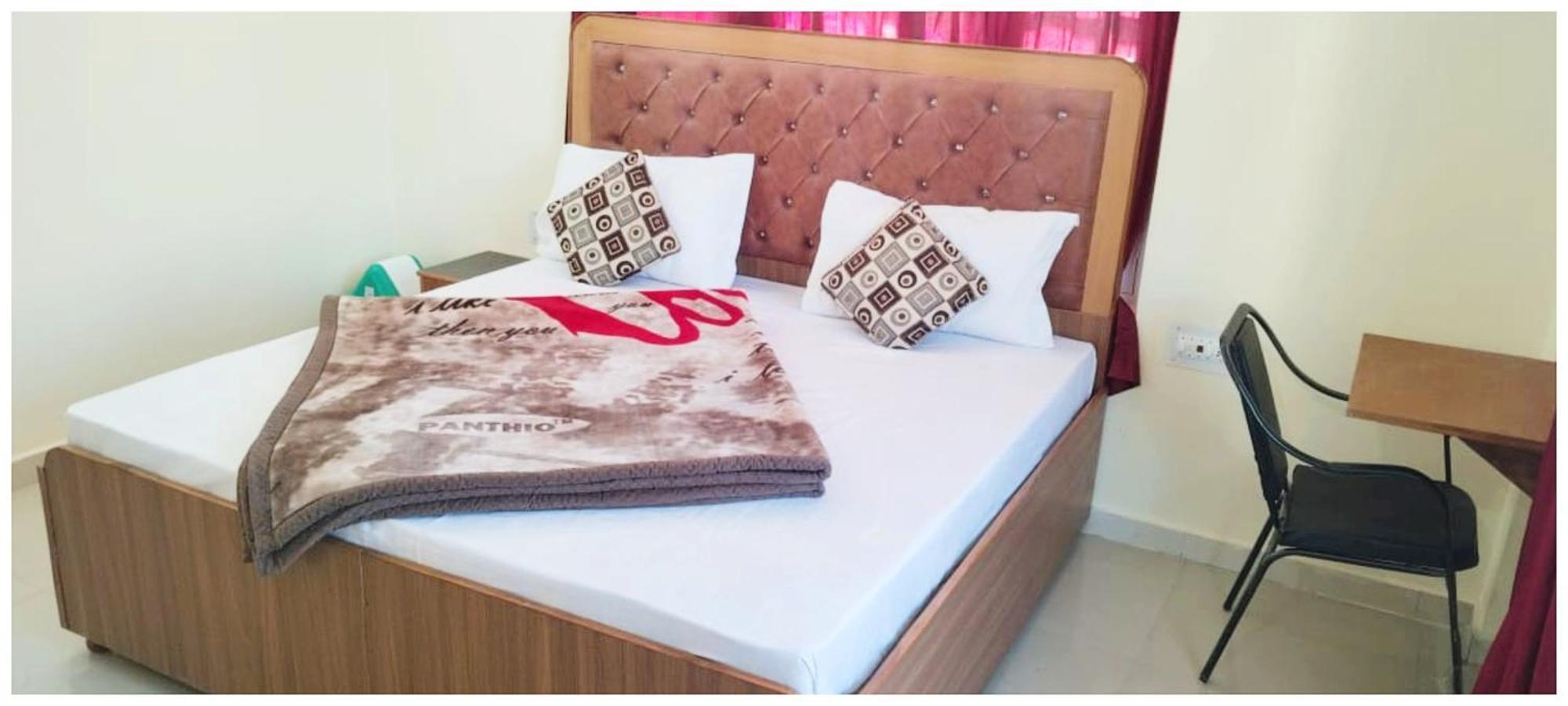 Simla Hotel K R I S H N A B - B Near Mall Road And Temple Buitenkant foto